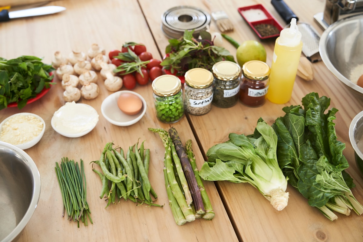 Grüner Smoothie mit Spinat, Banane und Apfel